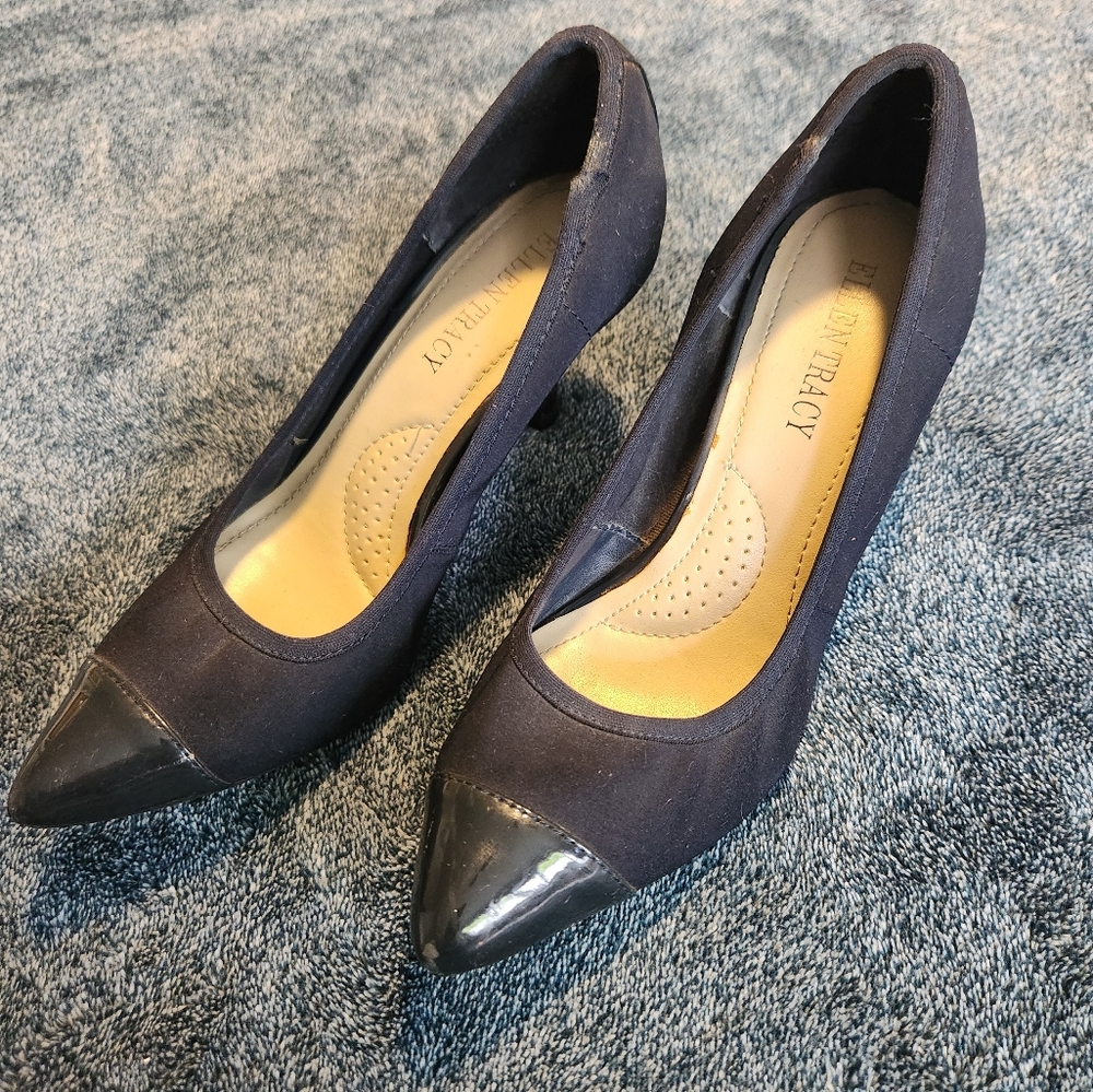 Ellen Tracy navy heels